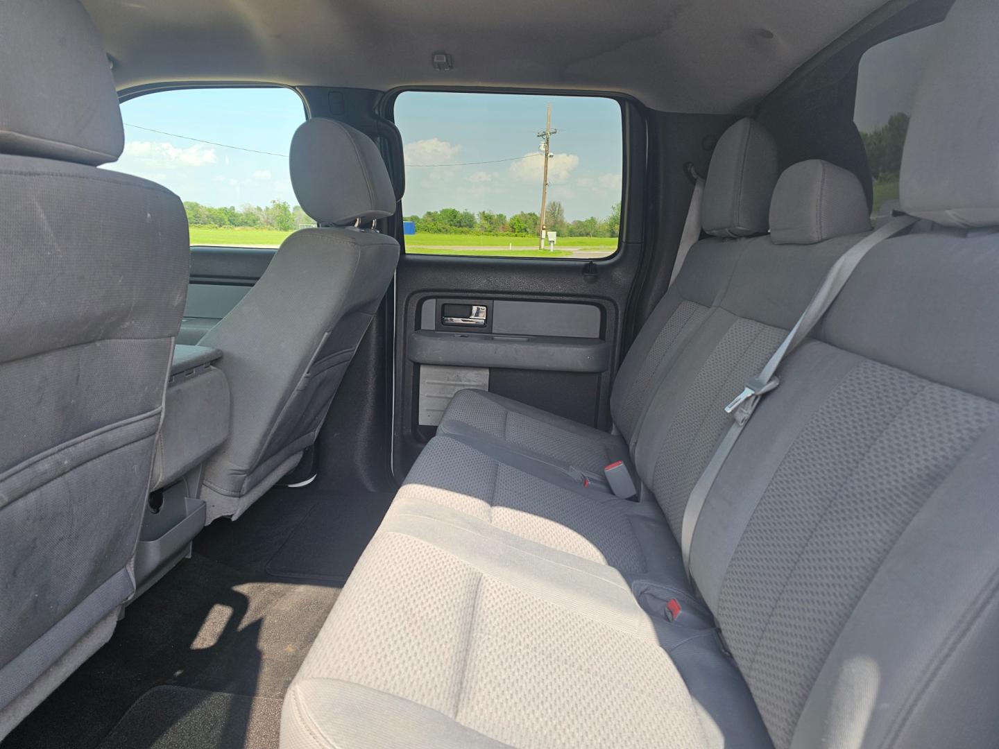 2013 WHITE Ford F-150 XLT SuperCrew 6.5-ft. Bed 2WD (1FTEW1CM2DF) with an 3.7L V6 DOHC 24V engine, 6-Speed Automatic transmission, located at 533 S Seven Points BLVD, Seven Points, TX, 75143, (430) 255-4030, 32.313999, -96.209351 - Photo#5